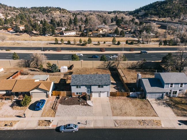 Building Photo - 1991 Palm Dr