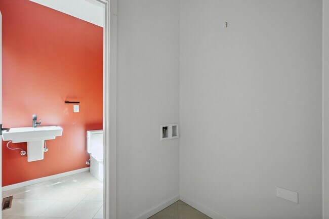 Building Photo - Stunning 3,146 Sq. Ft. Olympia Waterfront ...