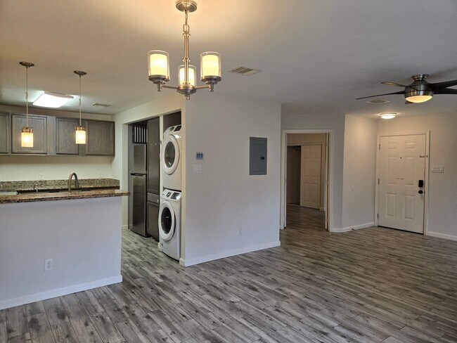 Building Photo - 10555 Turtlewood Ct