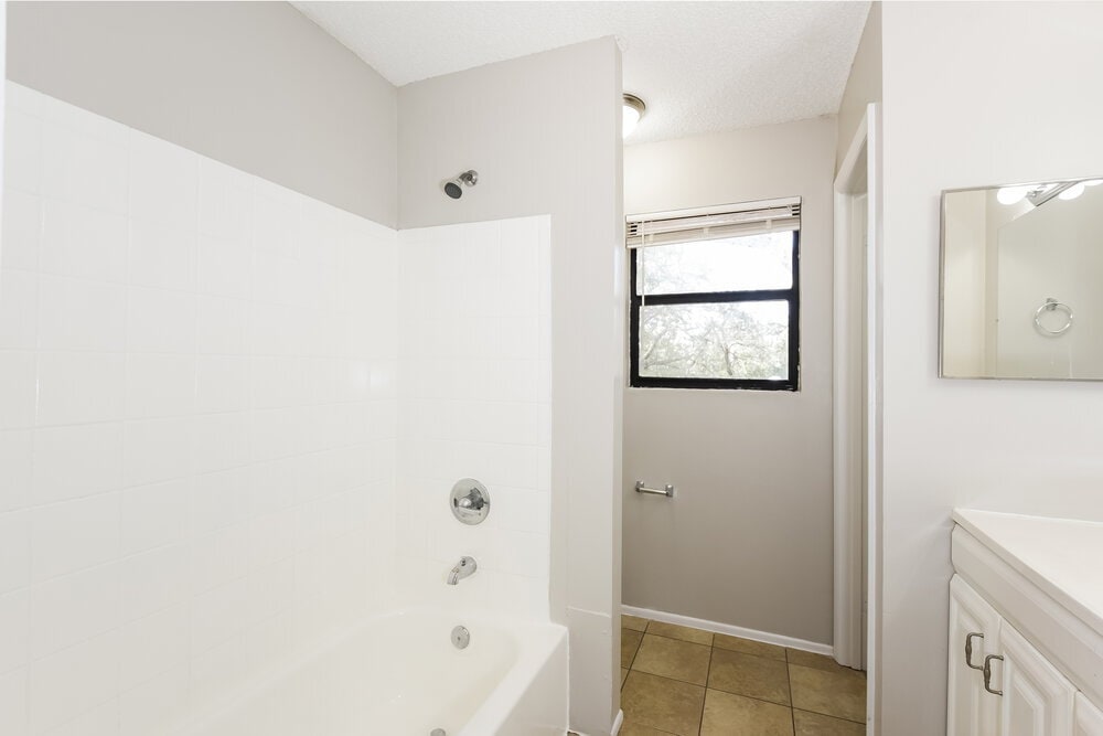 Building Photo - 4314 Pine Hills Cir
