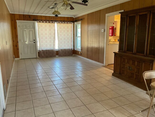 Building Photo - 10 ACRES with an AMAZING 3 Bedroom 2 Bath ...