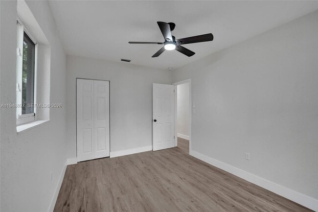 Building Photo - 21021 NE 13th Pl