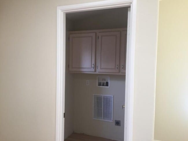 Building Photo - 2 bedroom in PHOENIX AZ 85041