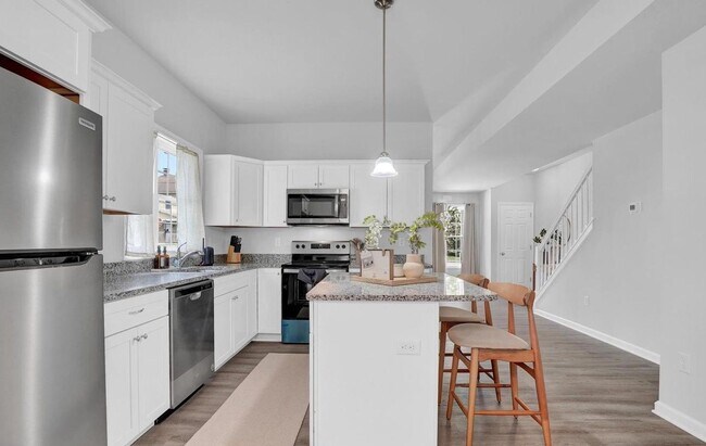 Building Photo - 2422 Lehman St