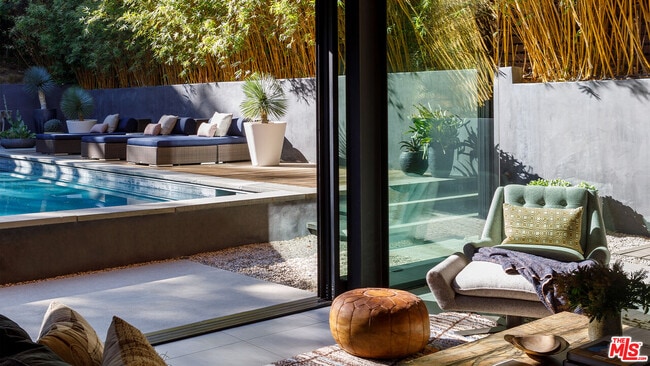 Building Photo - 8970 Wonderland Park Ave