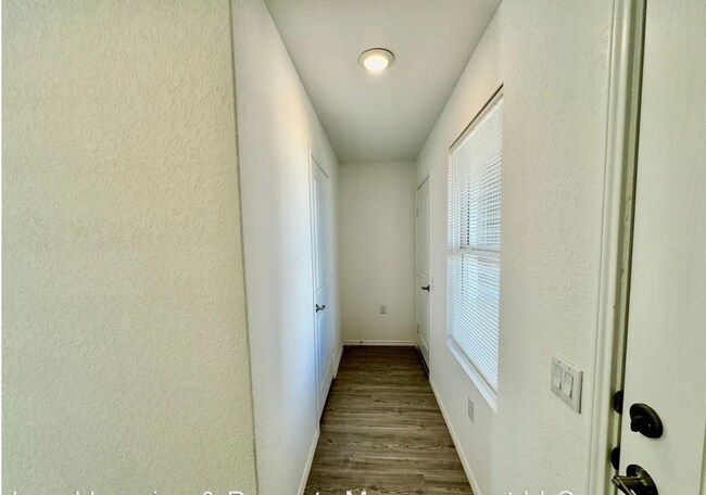 Building Photo - 10119 Asta Trl