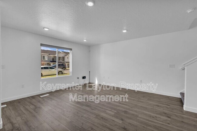 Building Photo - 2786 N Airmen Ave