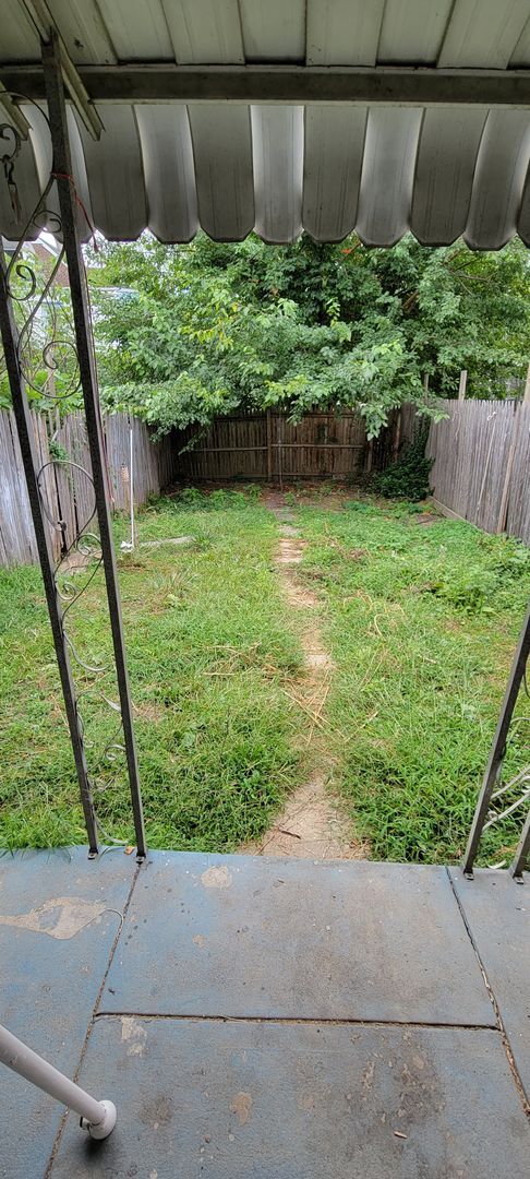 Building Photo - 3 Bedroom / 1 Bathroom Home in Allentown!