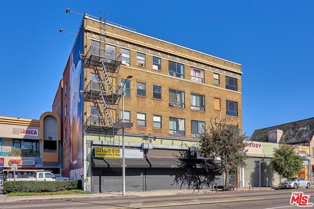 Building Photo - 5425 Santa Monica Blvd