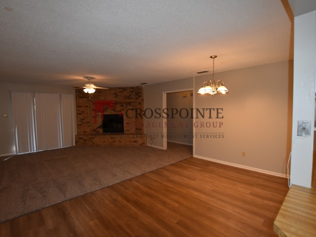 Building Photo - Adorable 3-bedroom, 2-bath duplex with 2-car garage in The Highlands Addition