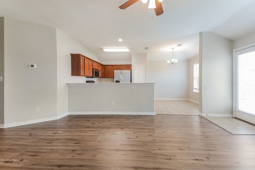 Building Photo - 713 Cedar Cove Dr