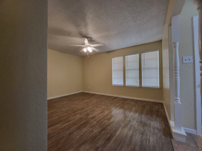 Building Photo - 1708 Kenyon St