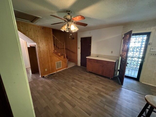 Building Photo - 1704 Pichard St