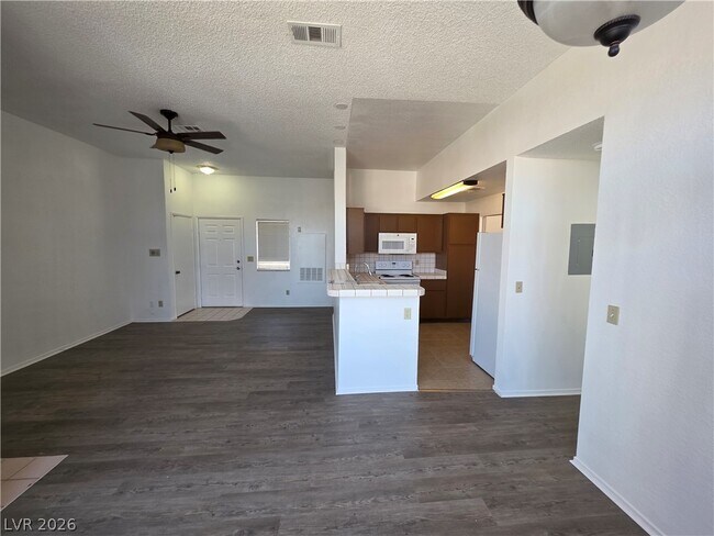 Building Photo - 3150 N Soft Breezes Dr