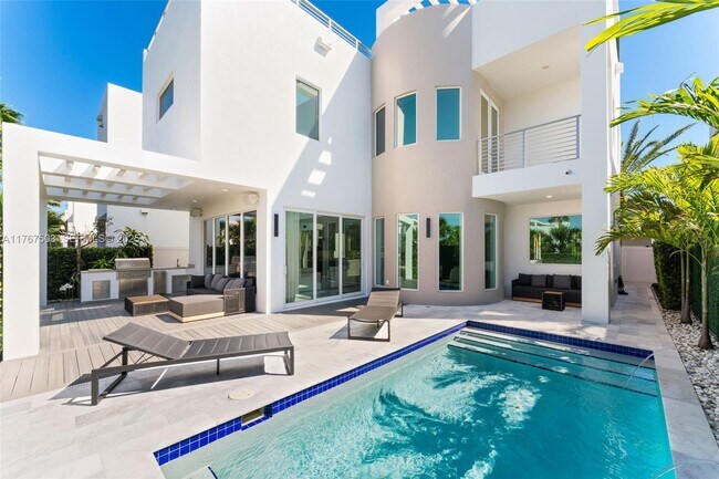 Building Photo - 10561 NW 67th Terrace