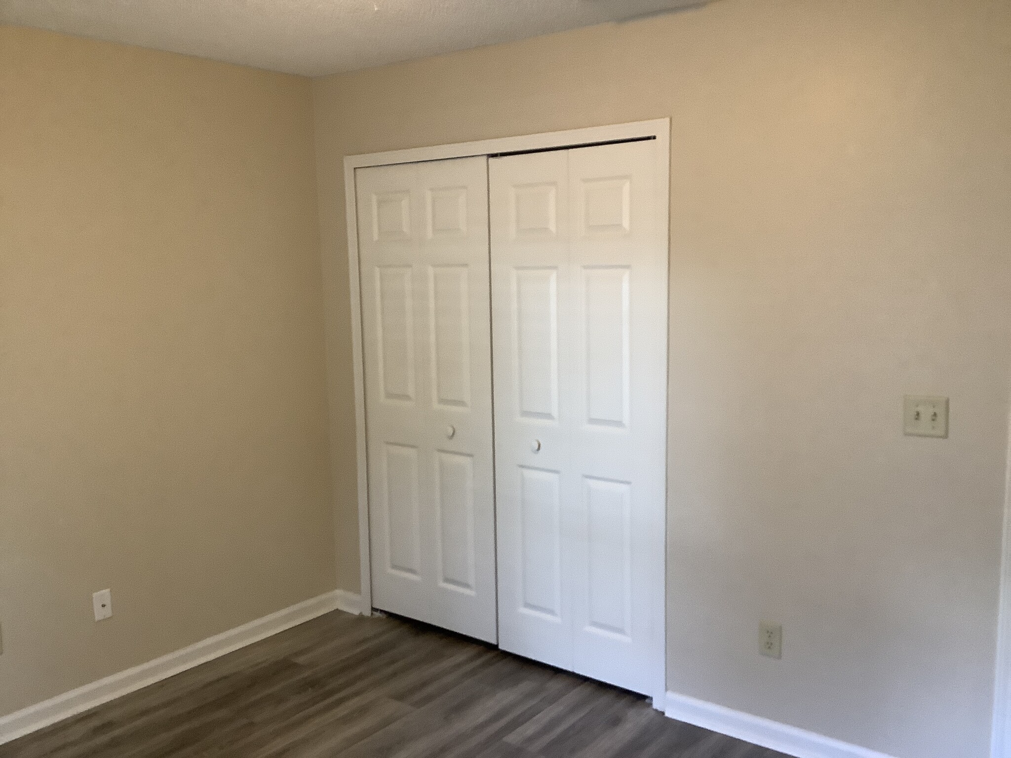 Building Photo - 240 Honeysuckle Way