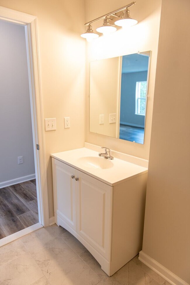 Building Photo - 11 Seminary Ave