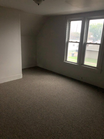 Building Photo - 1315 N 6th St