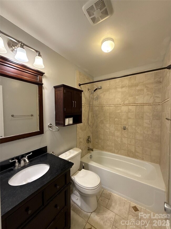 Building Photo - 1601 Starbrook Dr