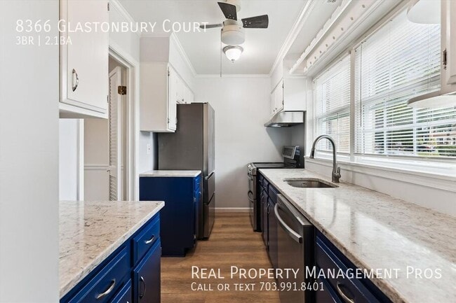 Building Photo - 8366 Glastonbury Ct