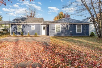 Building Photo - Charming 3-Bed Lakefront Rental Retreat