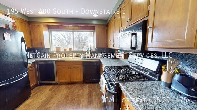 Building Photo - 195 W 400 S