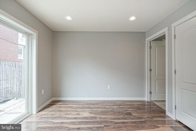 Building Photo - 140 S 46th St