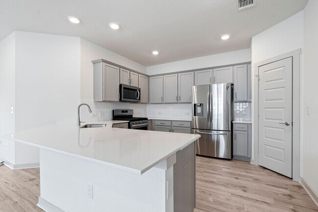 Building Photo - Beautiful 4 bedroom, 2 bathroom home in Pioneer Hill!!!