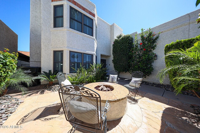 Building Photo - 8085 E Del Trigo