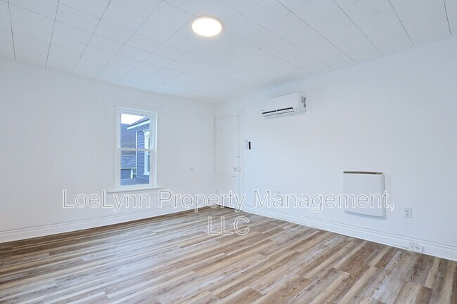 Building Photo - 14208 Temple St