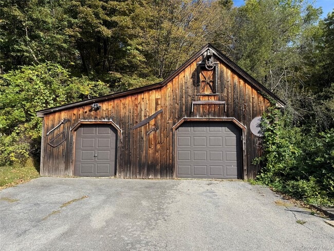 Building Photo - 84 Foster Rd