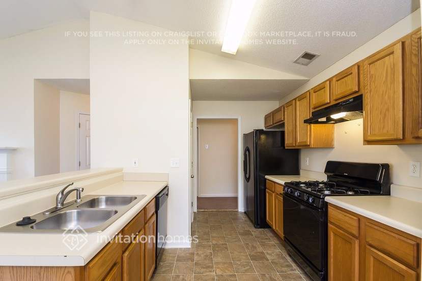Building Photo - 122 Greystone Cir