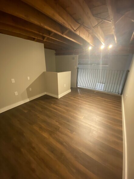 Building Photo - 108 Adams St