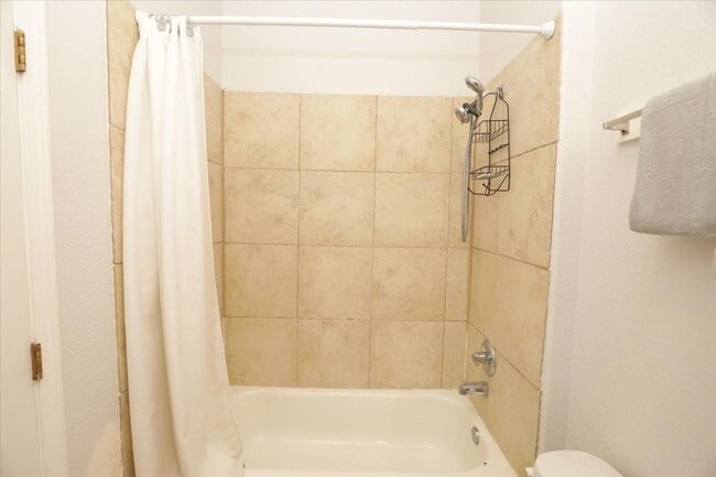 Building Photo - 13121 Vickery St