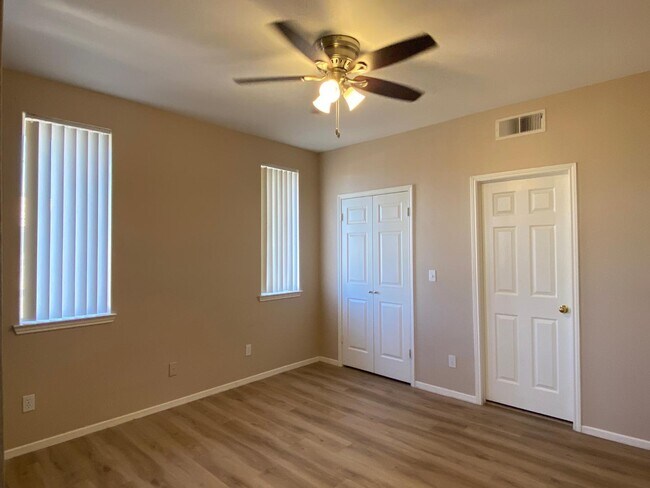 Building Photo - 7009 E Acoma Dr