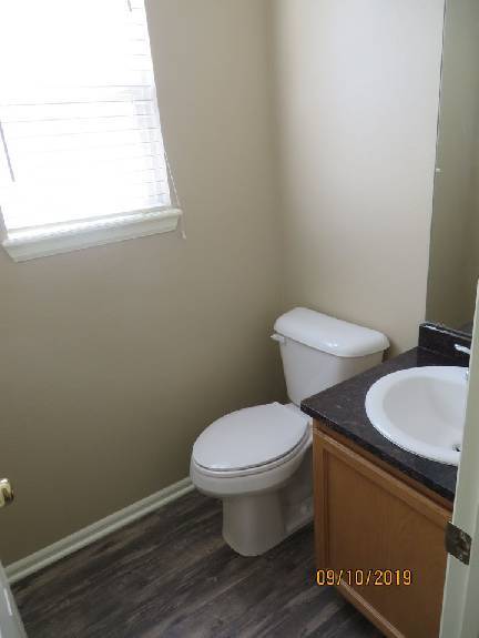 Building Photo - 3 Bedroom 21/2 bath in founders