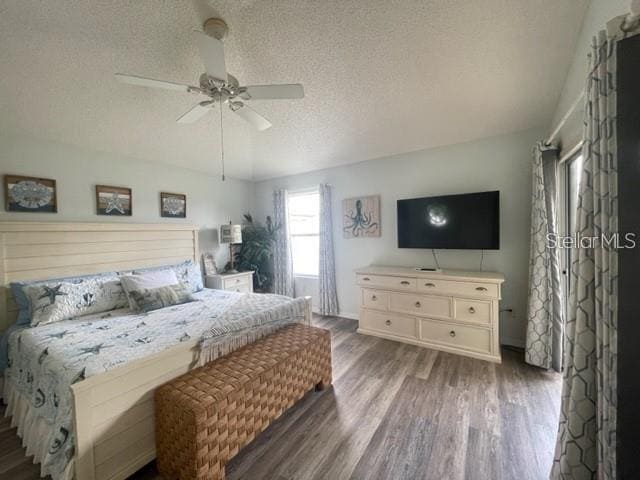 Building Photo - 2427 Chestnut Terrace