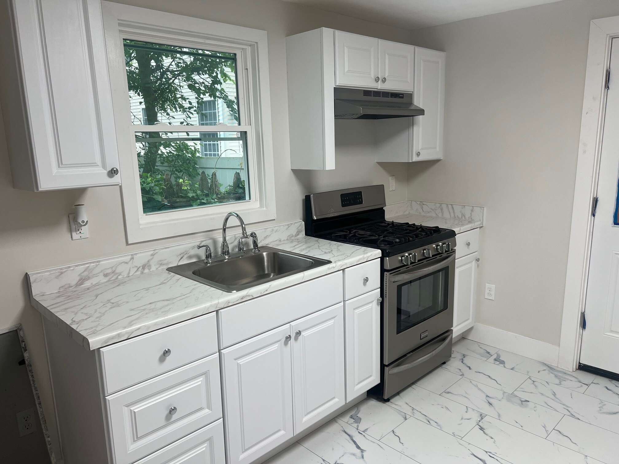 Fully renovated - 50 Herbert St