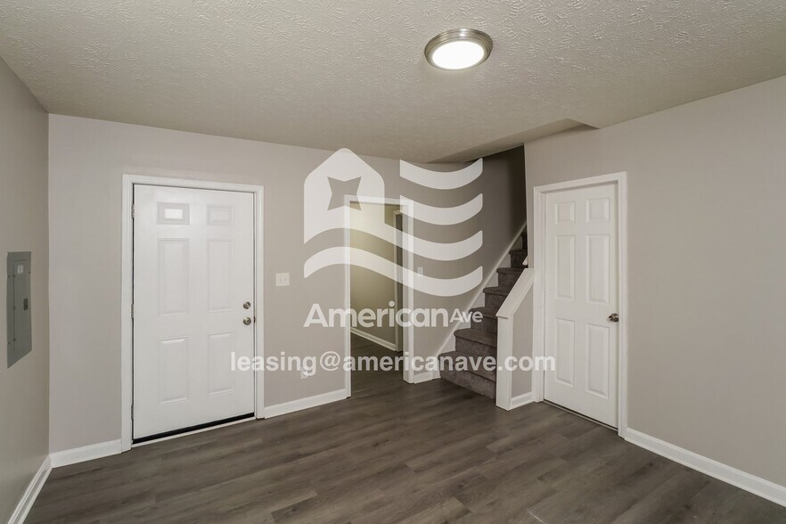 Building Photo - 1729 W Ormsby Ave