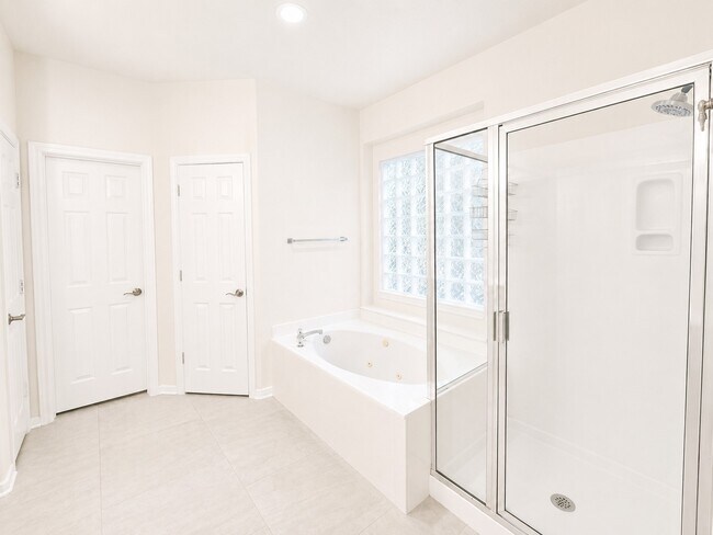 Building Photo - 98 W Knightsbridge Dr