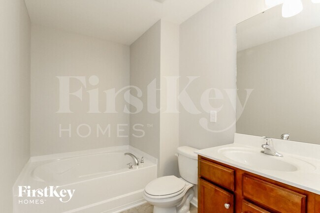 Building Photo - 1558 Weatherend Dr