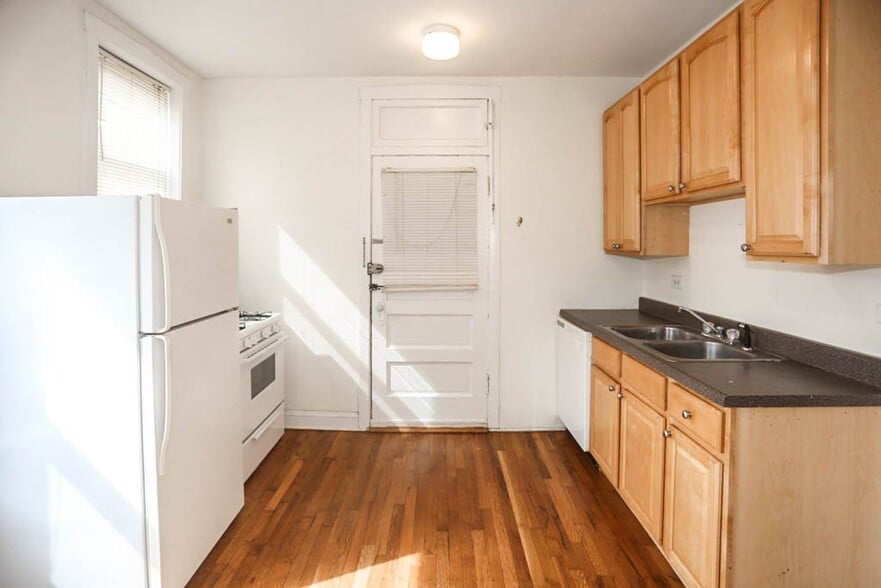 Building Photo - 3529 N Broadway St