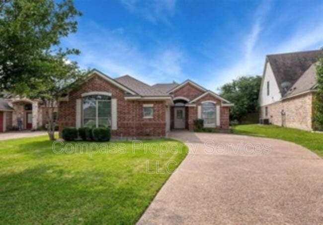 Primary Photo - 3120 Lippizan St