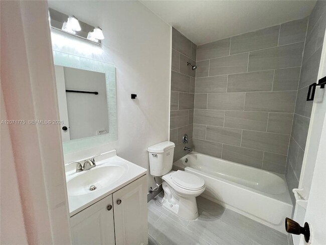 Building Photo - 15665 SW 82nd Cir Ln