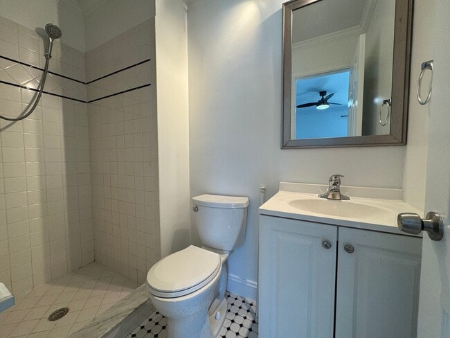 Building Photo - Relaxing 3 Bed 2.5 Bath Single Family Home...