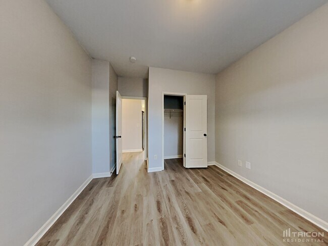 Building Photo - 49 Amherst Dr