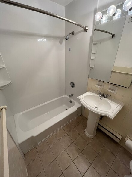 bathroom - 1600 Hagys Ford Rd N