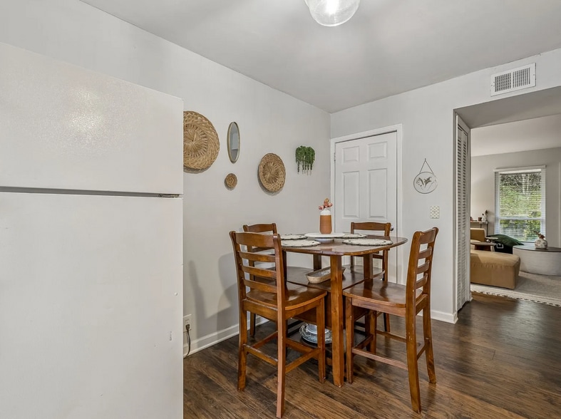 Building Photo - 500 Paragon Mills Rd