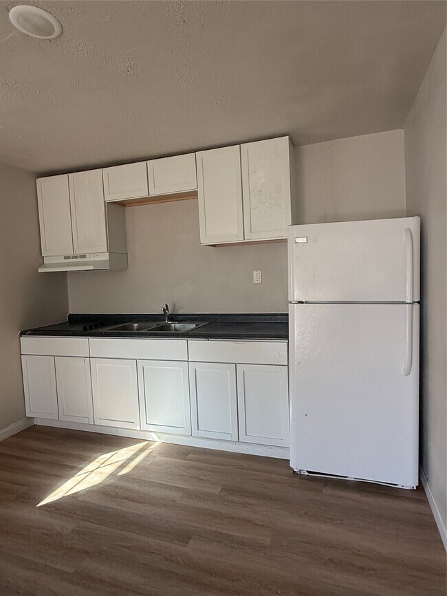 Building Photo - 8510 Safeguard St