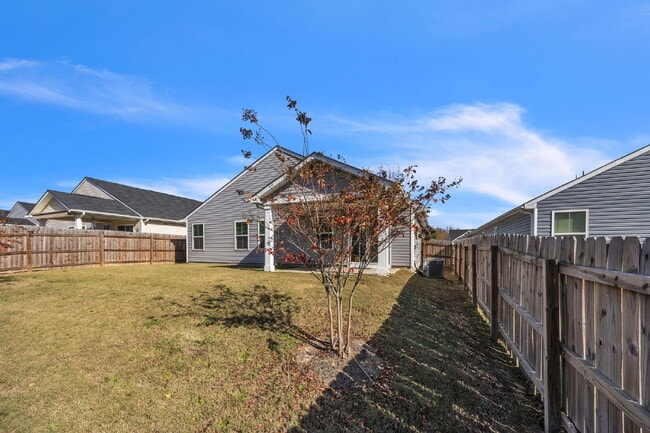 Building Photo - Beautiful 3BR / 2BA Craftsman-Style Home in Durbin Oaks in Fountain Inn $1995/mo***